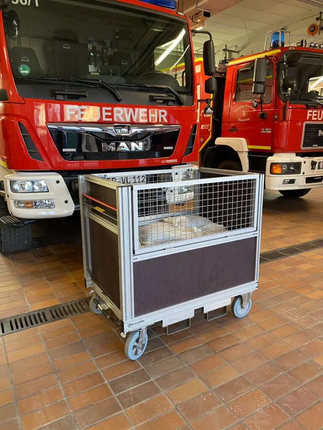 Rollwagen Sandsäcke der Freiwilligen Feuerwehr Altenerding