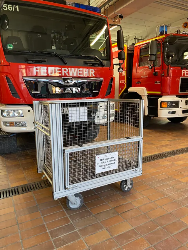 Rollwagen Gitterbox der Freiwilligen Feuerwehr Altenerding