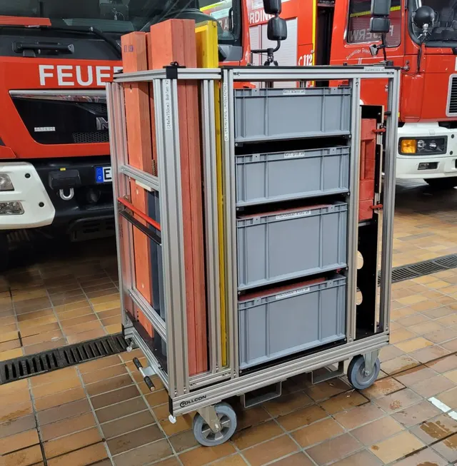 Rollwagen EGS Rüstholz der Freiwilligen Feuerwehr Altenerding