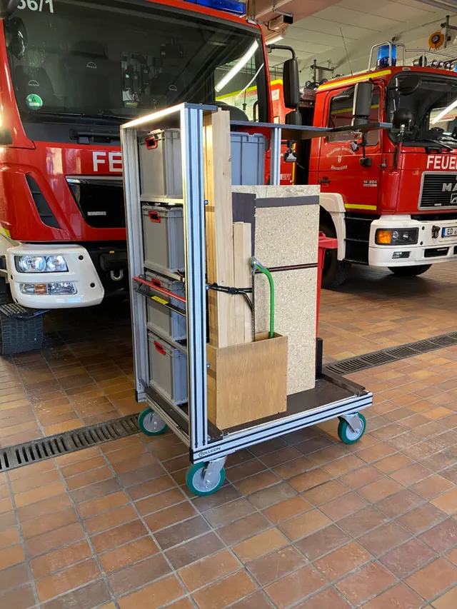 Rollwagen Verschalung der Freiwilligen Feuerwehr Altenerding